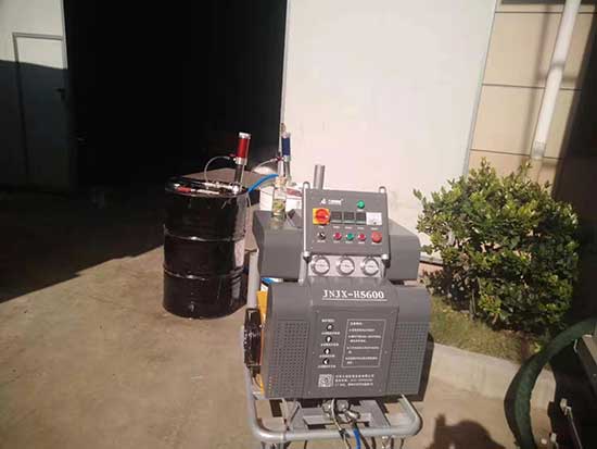 H5600型輕鋼房保溫層用聚氨酯填充發(fā)泡防機器